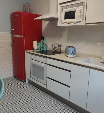 Precioso Piso Totalmente Reformado. Апартаменти *